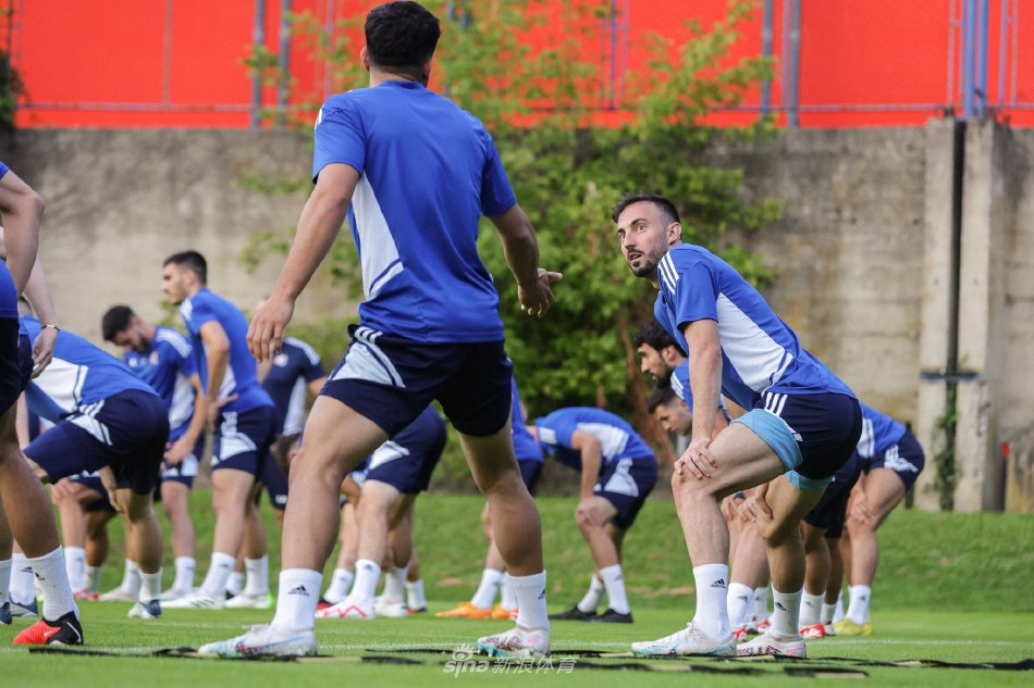 相较之下 相较之下