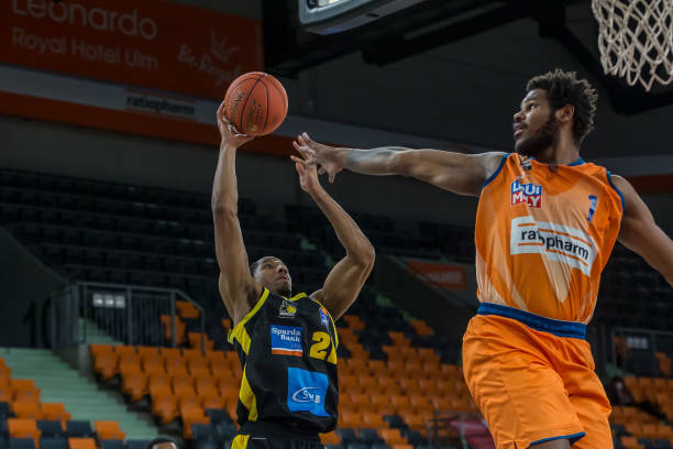 与此同时 与此同时